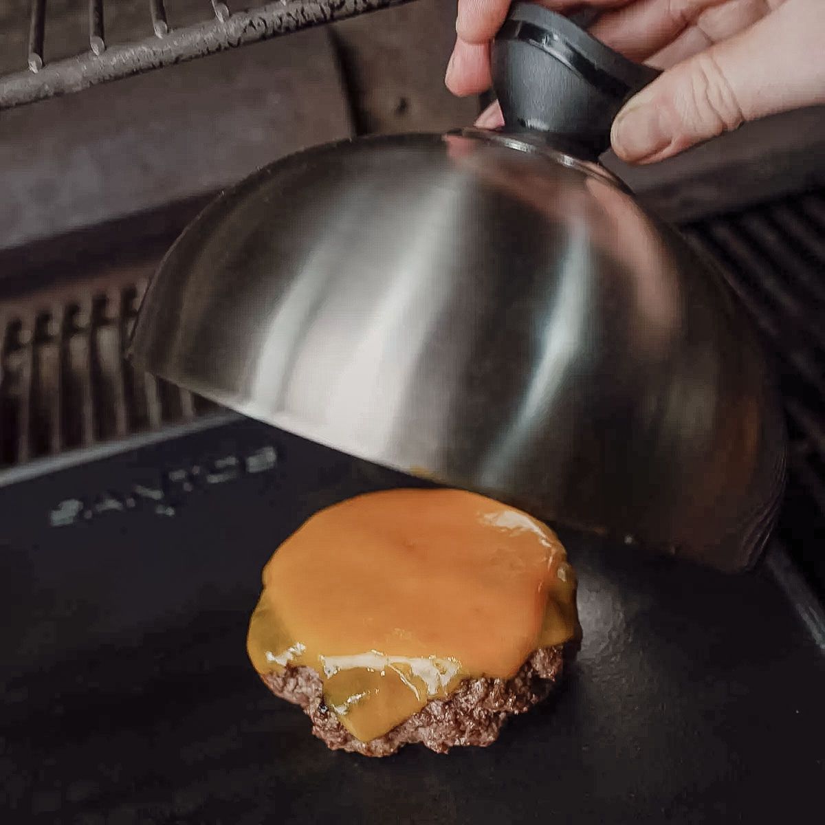Grill-harang-Santos-kültéri-sütés
